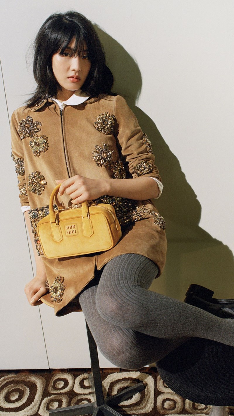 MIU MIU Fall/Winter 2024: Η viral συλλογή του hot brand είναι διαθέσιμη στα καταστήματα Luisa World - εικόνα 3