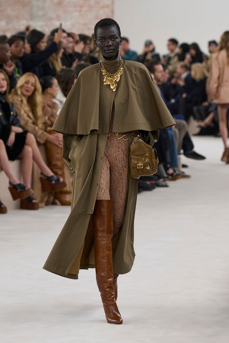 Το vintage πανωφόρι που επιστρέφει δυναμικά στα looks μας αυτό τον χειμώνα - εικόνα 4