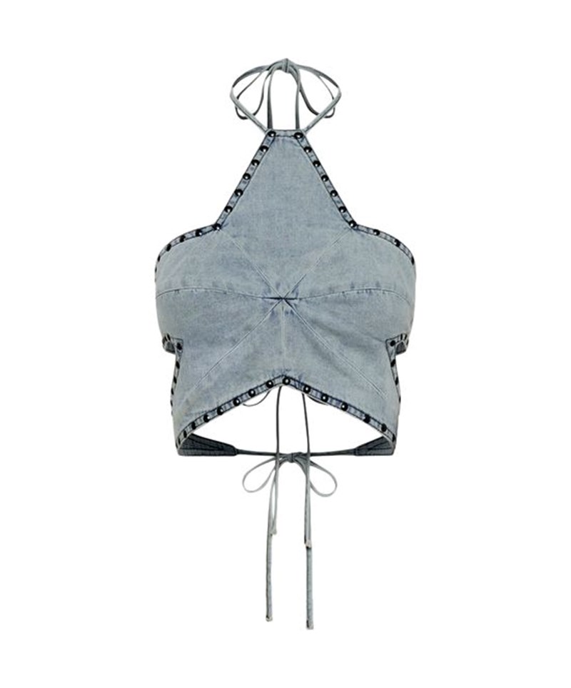 Πώς θα συνδυάσεις το φλογερό κόκκινο με το denim - εικόνα 1
