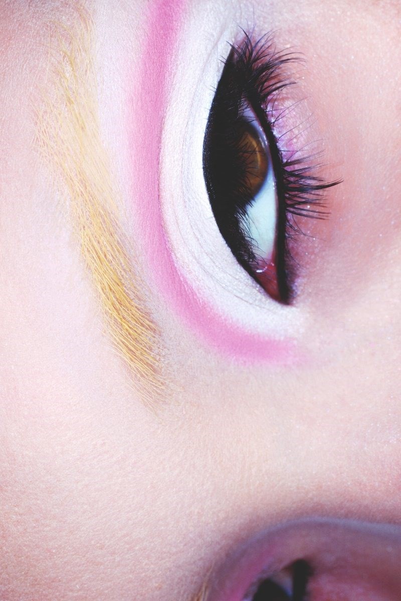 Let's Go Punk: Αυτά τα make-up looks αποθεώνουν το φούξια χρώμα - εικόνα 1