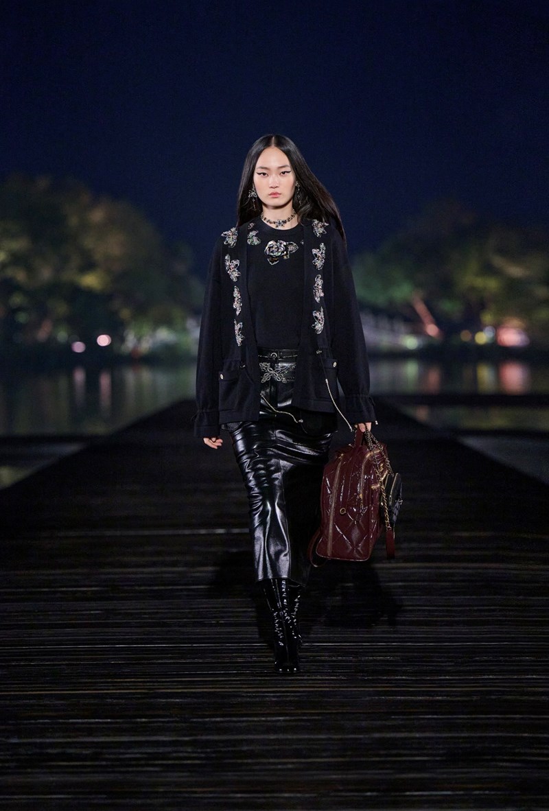 Chanel Métiers d’art 2024/25: Από το Παρίσι στην Κίνα, ένα ονειρικό ταξίδι αφιερωμένο στη μόδα - εικόνα 5