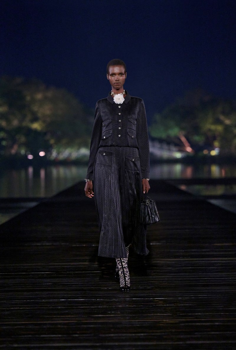 Chanel Métiers d’art 2024/25: Από το Παρίσι στην Κίνα, ένα ονειρικό ταξίδι αφιερωμένο στη μόδα - εικόνα 20