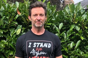 Deborra Lee Furness: Έσπασε τη σιωπή της για την "προδοσία" καθώς οριστικοποιήθηκε το διαζύγιο με τον Hugh Jackman - εικόνα 1