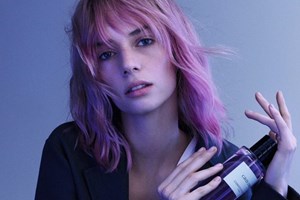 Maya Hawke: Έκανε ντεμπούτο στο κόκκινο χαλί με τον σύντροφό της, Christian Hutson - εικόνα 2
