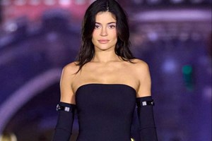 H Kylie Jenner αποκαλύπτει όλες τις λεπτομέρειες για την αυξητική στήθους της - εικόνα 2