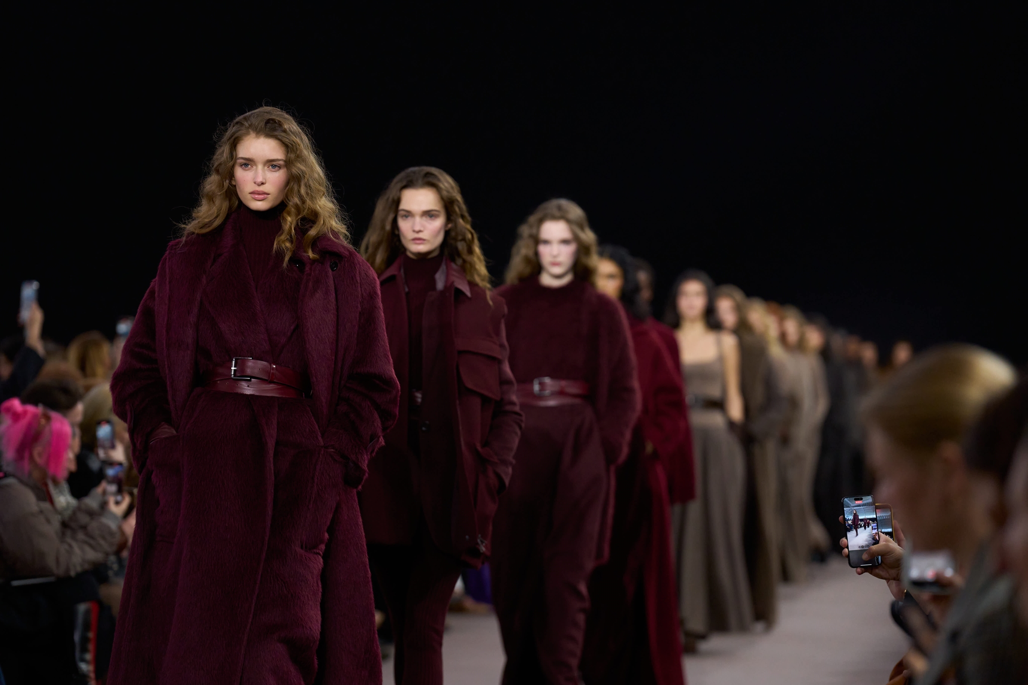 Max Mara Resort 2026: Μία συλλογή φόρος- τιμής στη Νάπολη, που ενώνει τη γυναίκα του χθες με την τολμηρή γυναίκα του σήμερα - εικόνα 25