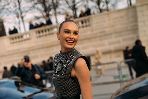 Η Naomi Watts φόρεσε το ιδανικό πανωφόρι για τη σεζόν - εικόνα 2