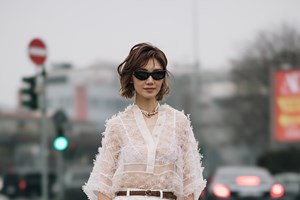 Success story: Πώς οι Γαλλίδες μεταμορφώνουν κάθε βαρετό look - εικόνα 1