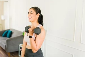 Με αυτές τις ασκήσεις θα κάψεις πάνω από 100 θερμίδες σε μόλις 10 λεπτά - εικόνα 1