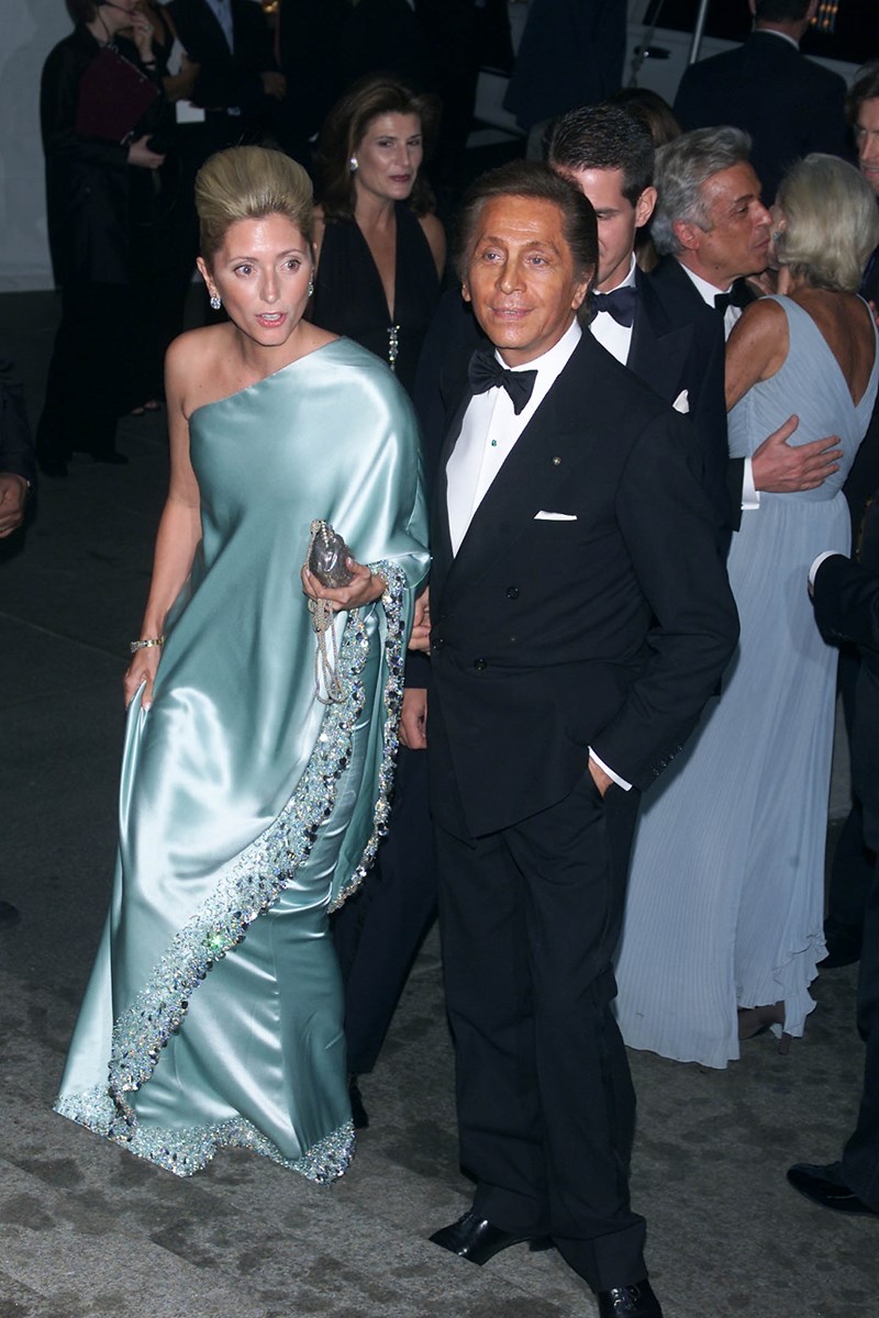 Marie-Chantal Miller with Valentino arrive at the Metropolitan Museum's Costume Institute Gala for the opening of 'Jacqueline Kennedy: The White House Years' at the Metropolitan Museum of Art in New York City. 04/23/2001.