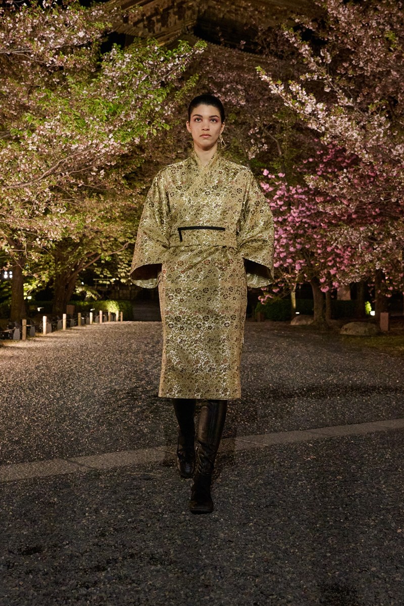 DIOR_W_RTW_FALL25_KYOTO_LOOK