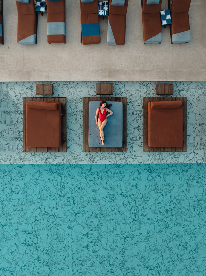 ttAthens_Infinity Pool Sunbeds.