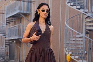 Το λινό πουκάμισο από H&M που θα φορέσεις με κάθε πιθανό τρόπο αυτή την άνοιξη - εικόνα 2