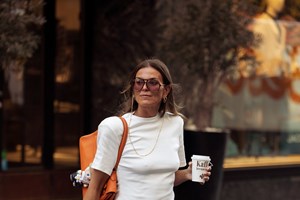 Get inspo: 10 εντυπωσιακά outfits για το φθινόπωρο στο χρώμα της σεζόν - εικόνα 11