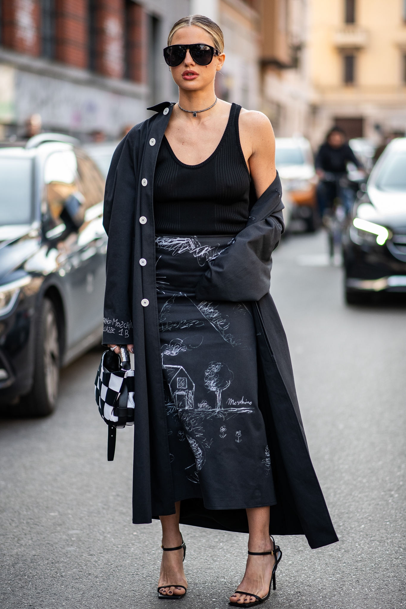 Αυτά τα μαύρα σανδάλια είναι τα μόνα που θα χρειαστείς στις διακοπές σου - εικόνα 2