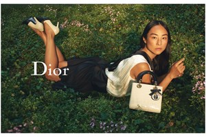 Jennifer Lawrence: Το ανατρεπτικό Dior look στο κόκκινο χαλί του Φεστιβάλ της Ρώμης - εικόνα 7