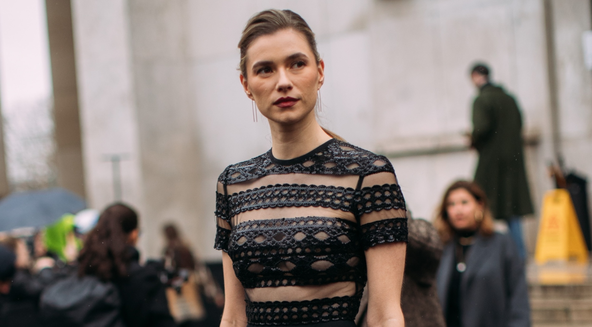 Αυτά είναι τα τζιν που θα φοράμε την άνοιξη του 2025 - εικόνα 5