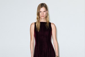 3 καφέ παντελόνια από Stradivarius που θα φοράς εναλλάξ στο γραφείο - εικόνα 1