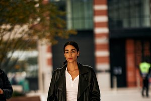 Το ανατρεπτικό πανωφόρι που επέλεξε η Lila Moss μπορεί να γίνει η νέα μας εμμονή; - εικόνα 9