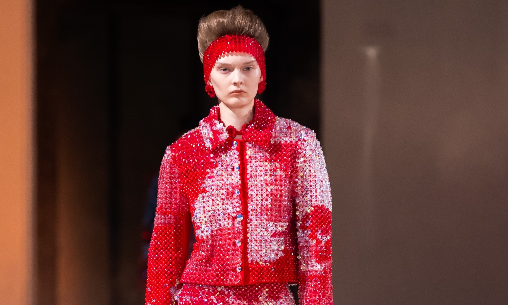 Η Ariana Grande πρωτατωνίστρια στη νέα ταινία μικρού μήκους της Swarovski (βίντεο) - εικόνα 2