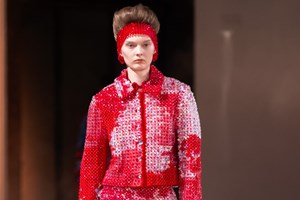 Η Ariana Grande πρωτατωνίστρια στη νέα ταινία μικρού μήκους της Swarovski (βίντεο) - εικόνα 2