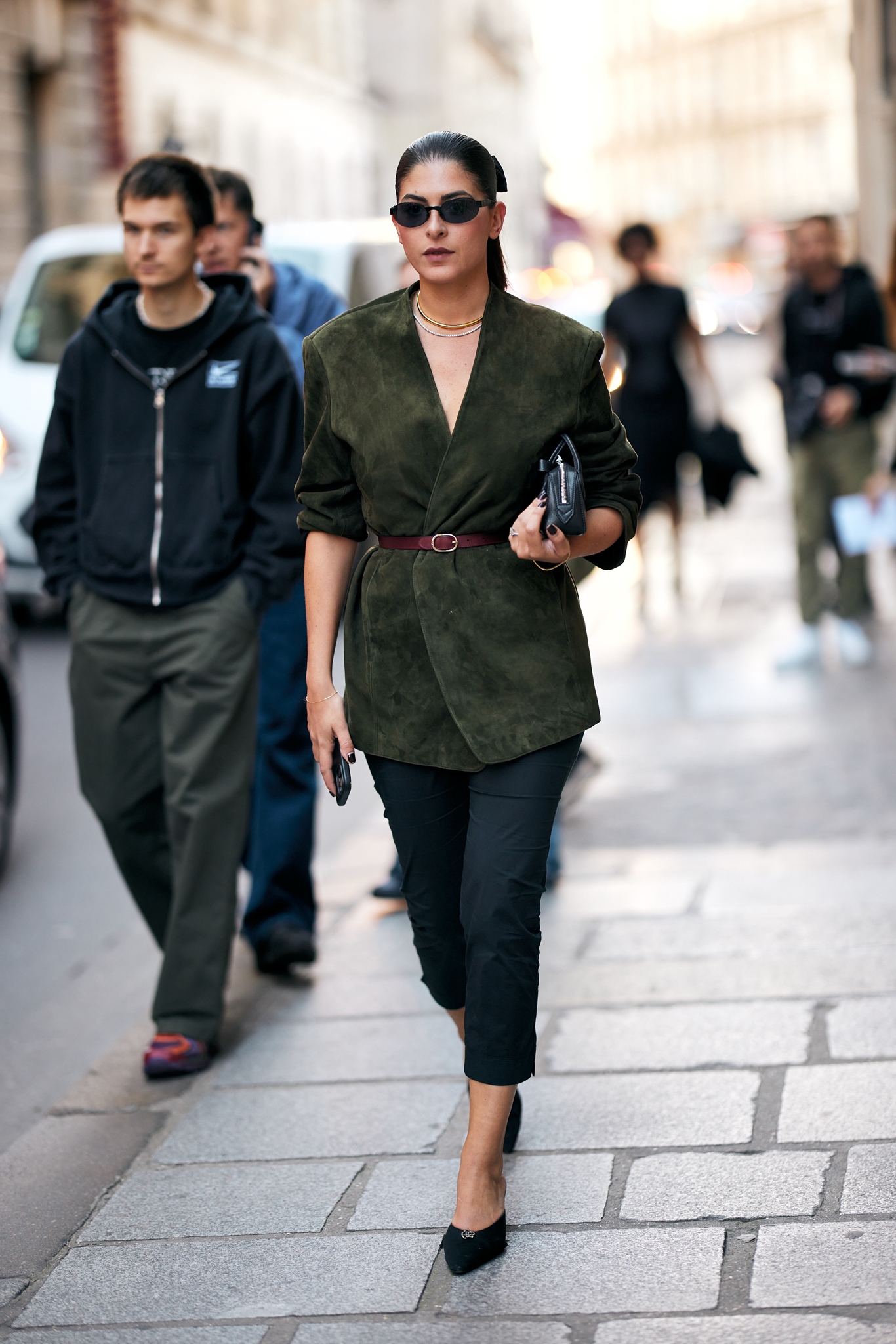 Ο βασιλιάς του χειμώνα: Το μαύρο θα κυριαρχήσει στα λουκ της νέας εποχής - εικόνα 17