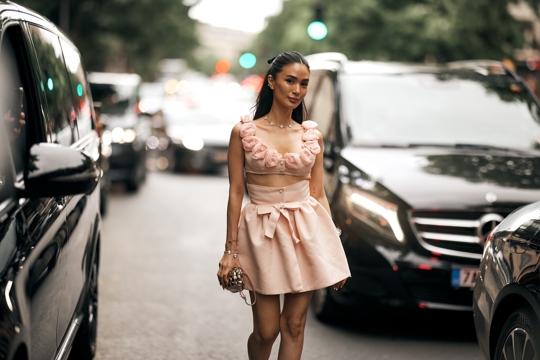 Ralph Lauren SS26: Φορέματα που αποκαλύπτουν την κομψότητα του επόμενου καλοκαιριού - εικόνα 11