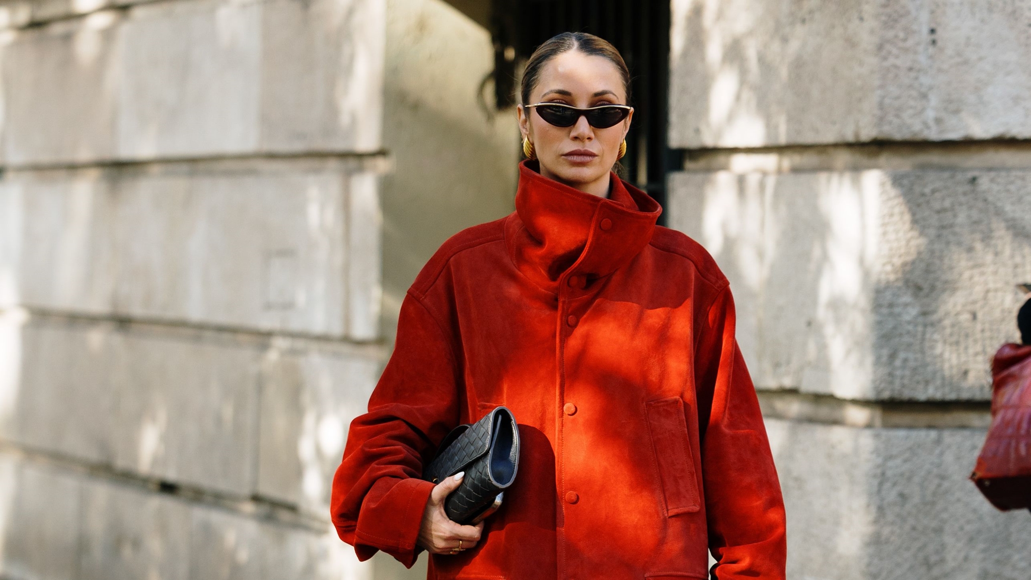 Πώς να προσθέσεις χρώμα στα φθινοπωρινά σου outfits; - εικόνα 2