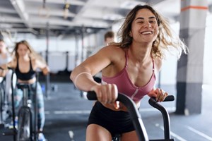 Αντίο στην άσκηση της σανίδας! Ποια παραλλαγή της είναι ακόμα πιο αποτελεσματική για επίπεδη κοιλιά; - εικόνα 1