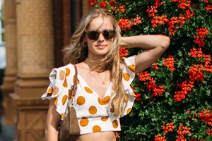 Vacation loading: Έτσι θα χωρέσεις στη χειραποσκευή περισσότερα outfits για τις διακοπές σου - εικόνα 1