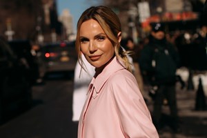 Θα φύγεις τη Μεγάλη Εβδομάδα; 10 casual chic looks για να αντιγράψεις τις γιορτινές ημέρες - εικόνα 1