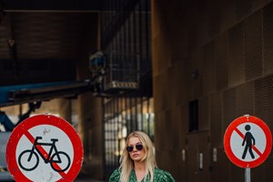 Sneakerina: Είναι το παπούτσι που αξίζει την προσοχή μας αυτό το καλοκαίρι; - εικόνα 1