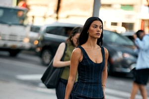 Κάτω από 30 ευρώ: Αυτά είναι τα πιο εντυπωσιακά μαύρα φορέματα για τα Χριστούγεννα - εικόνα 2