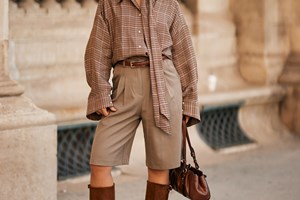 Stylish card holder: Αυτό το μικρό αξεσουάρ θα αναβαθμίζει τα look του φθινοπώρου - εικόνα 1