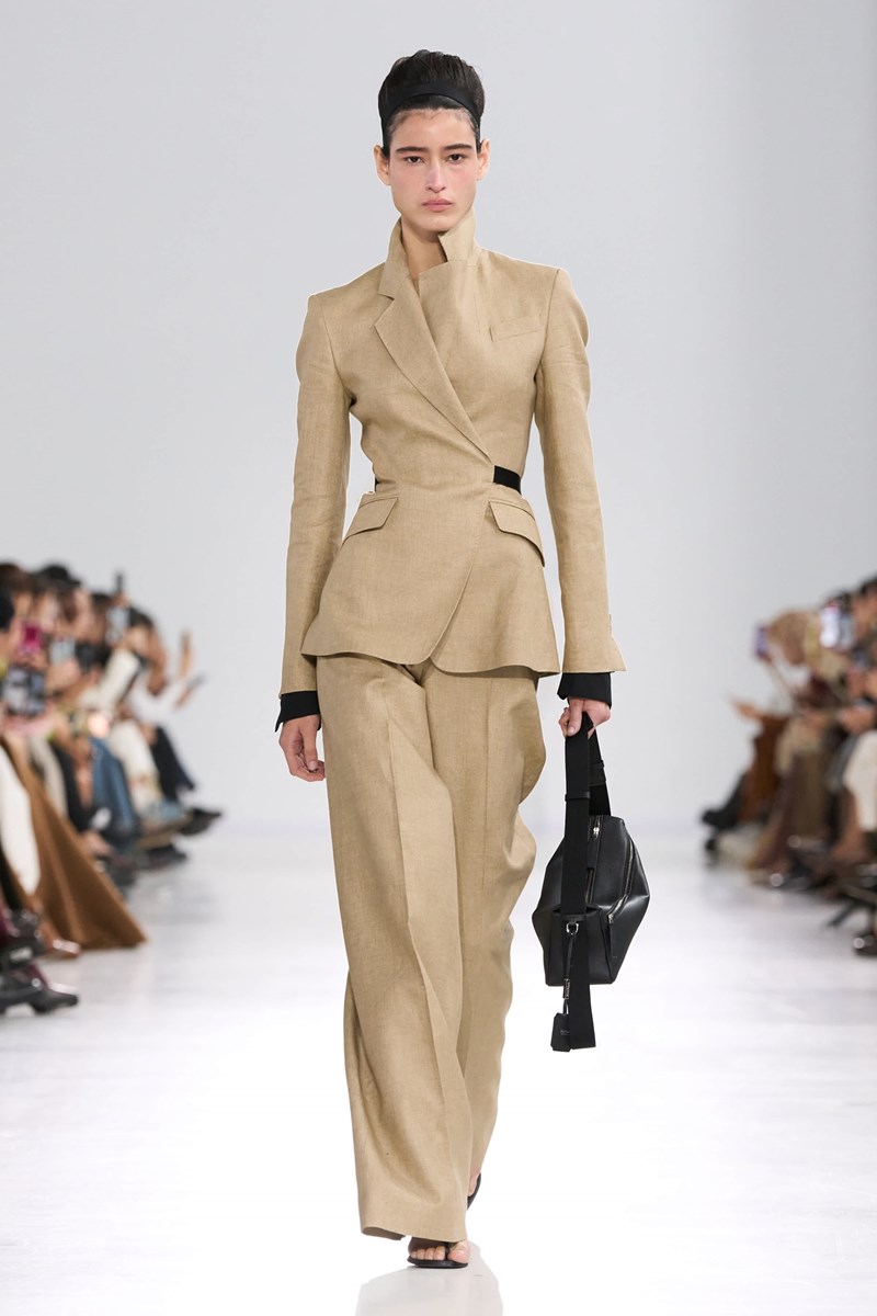 Max Mara 4