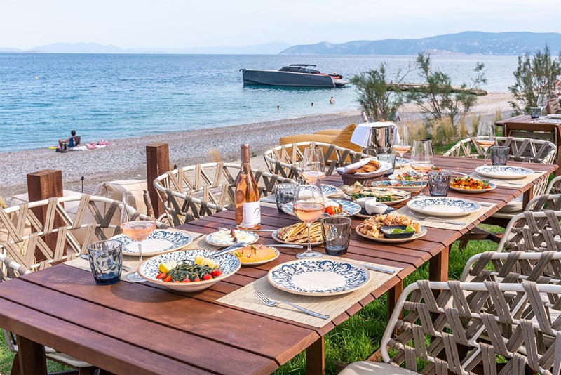 Isla-Brown-Corinthia-Taverna