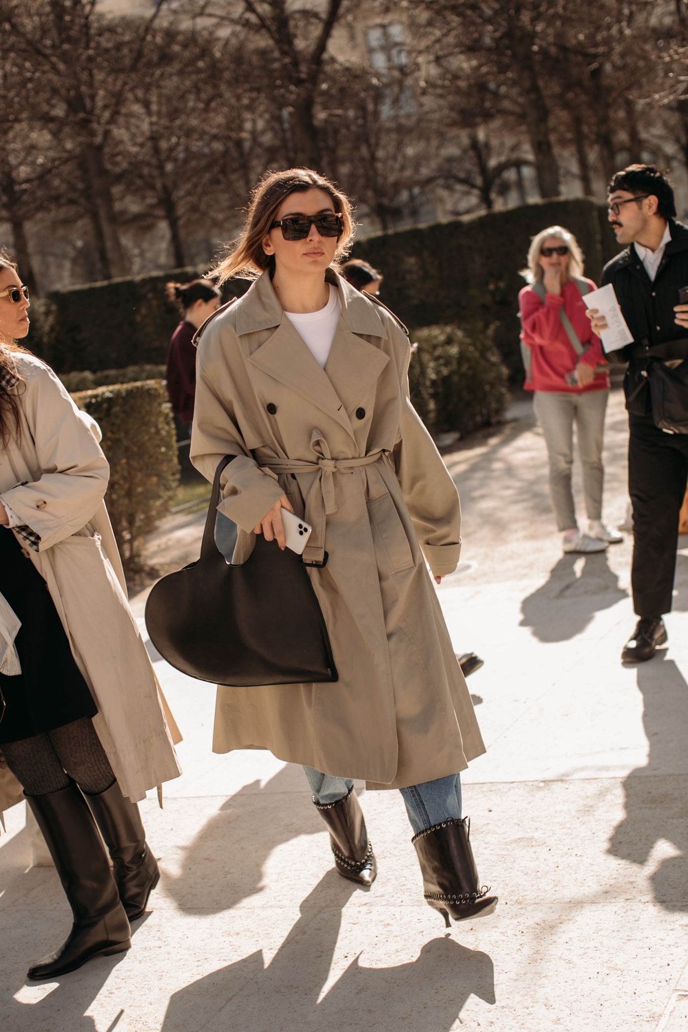 Back to the office: Βρήκαμε το stylish φόρεμα από Stradivarius για τις πρώτες ημέρες πίσω στο γραφείο - εικόνα 2