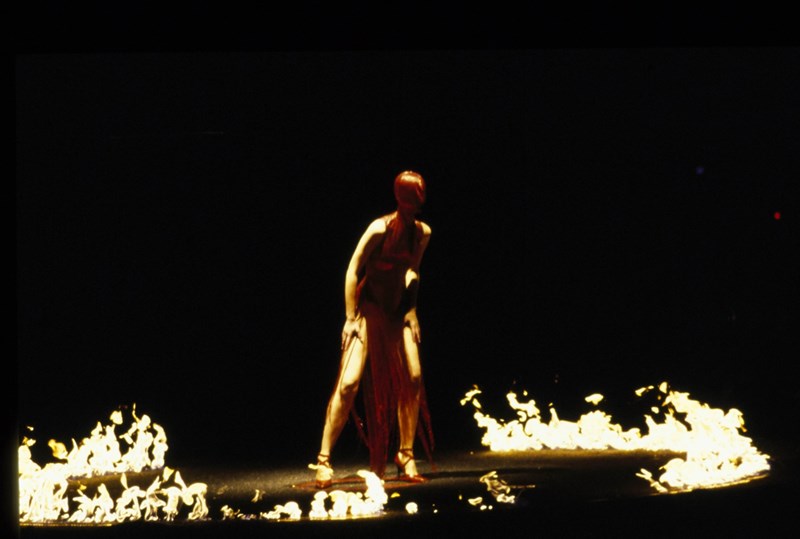 alexander_mcqueen_elle_gr