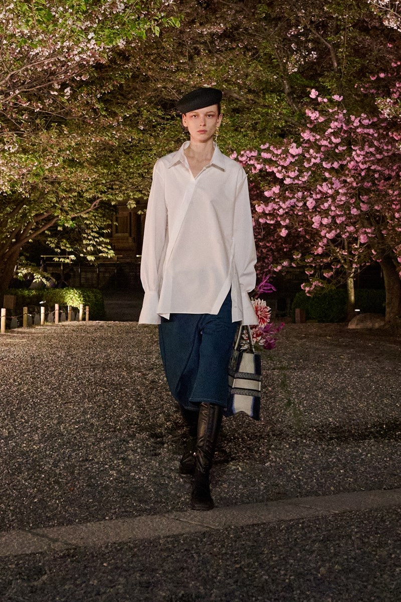 DIOR_W_RTW_FALL25_KYOTO_LOOK