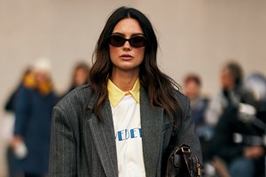 Αυτά είναι τα sneakers που πρωταγωνιστούν τώρα στο street style - εικόνα 1