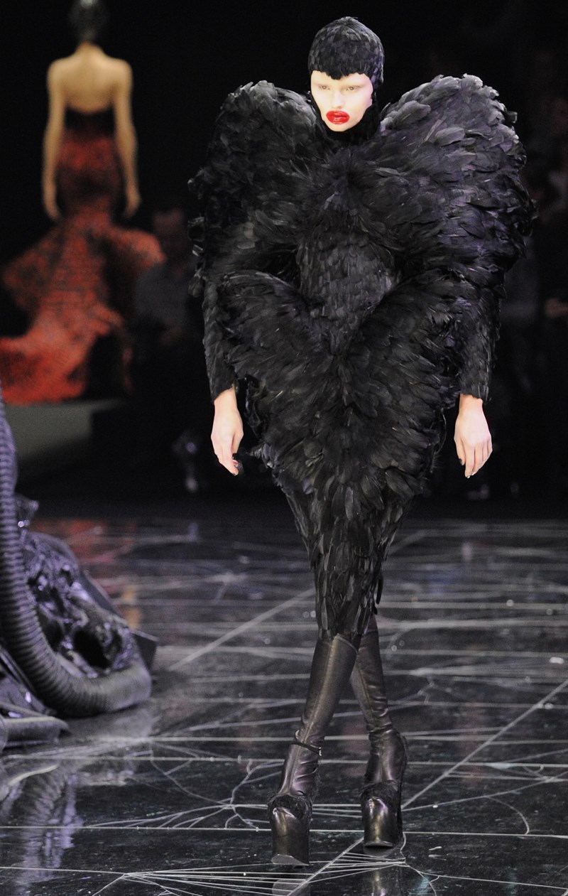alexander_mcqueen_elle_gr