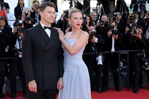 Naomi Campbell: Η εντυπωσιακή εμφάνιση στο Φεστιβάλ Καννών με Dolce & Gabbana - εικόνα 1