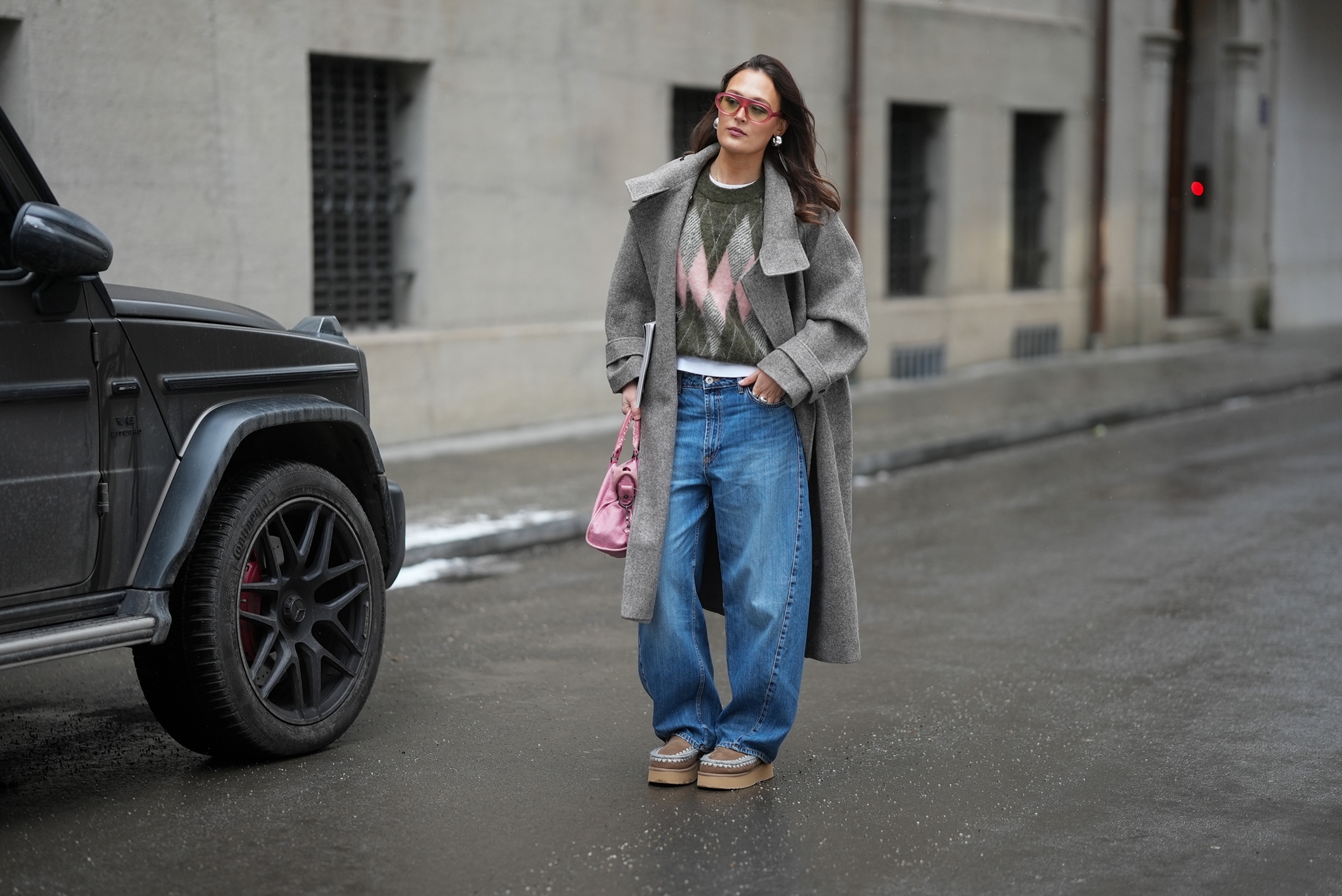 Τσάντες με μακρύ χερούλι: Η νέα τάση που κυριαρχεί στο runway - εικόνα 1