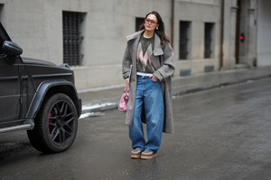 Rich girl energy: Τα 2 stylish κομμάτια που φοράνε τώρα όλα τα ελίτ girls - εικόνα 1