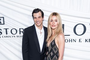 Angelina Jolie: Η λαμπερή εμφάνιση στo red carpet με διάφανο φόρεμα - εικόνα 2