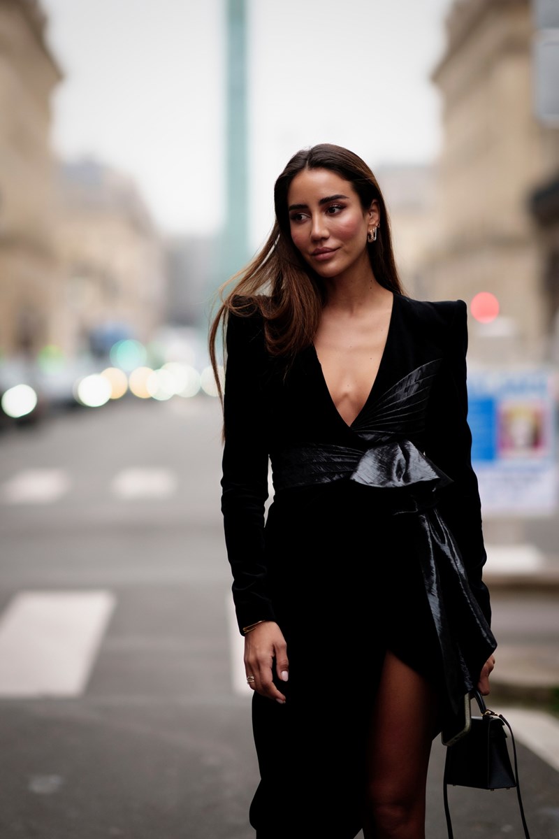 black_dress_elle_gr
