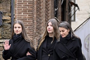 Kate Middleton: Ο κρυφός συμβολισμός πίσω από το μπλε παλτό που φόρεσε στη Σκωτία - εικόνα 2