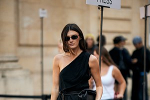 Tο φόρεμα από ZARA που έγινε viral: 3 τρόποι για να το φορέσεις - εικόνα 2