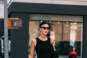 Moonlight Glow: Πώς θα εντάξεις το ασημί στα λουκ της festive περιόδου - εικόνα 6