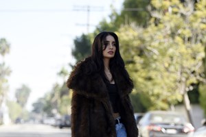 Κάτω από 20 ευρώ: Το μακρύ παλτό από ZARA που θα φοράς κάθε μέρα το 2026 - εικόνα 3